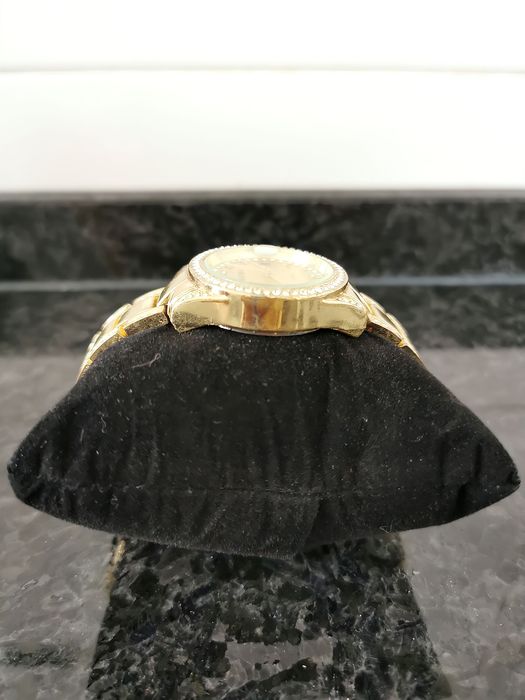 Relógio Vintage Emporia com Bracelete Dourada