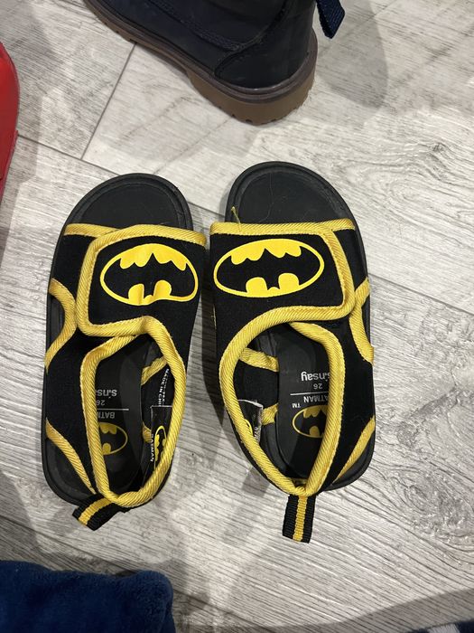 Босоніжки розмір 26 , червоні 25,