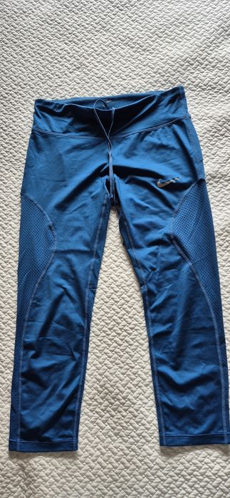 Calças treino curtas da NIKE dry fit.