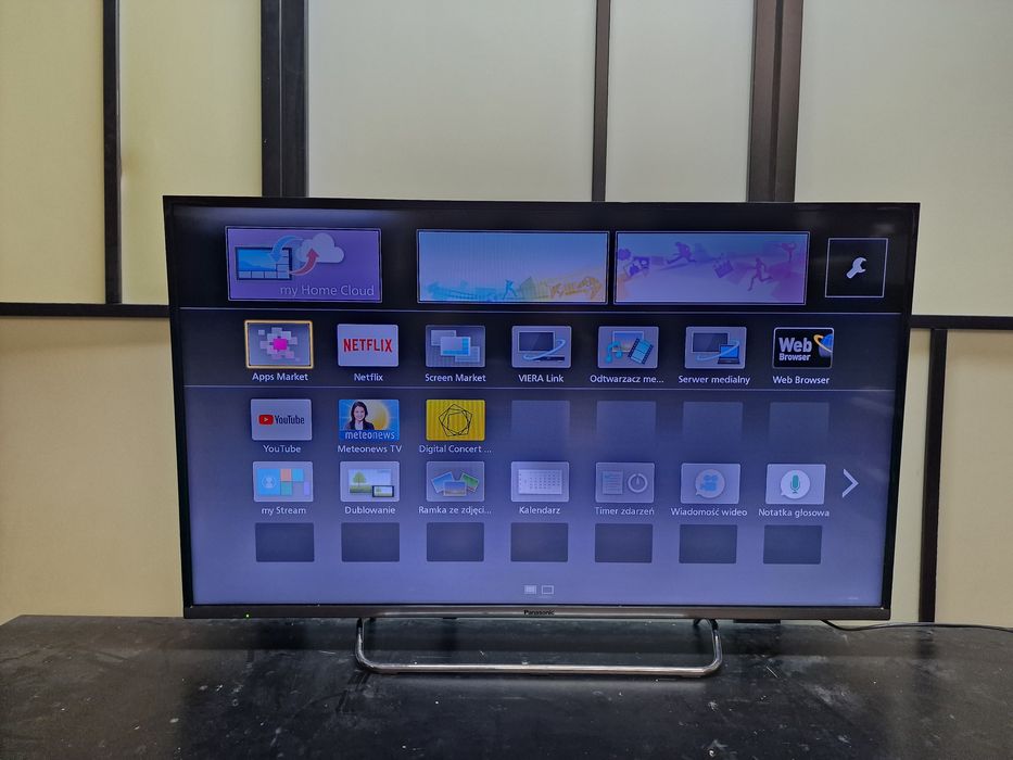 Panasonic 42cali SMART WI-FI telewizor