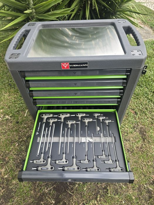 Carrinho de ferramentas 7 gavetas 6 completas  novo