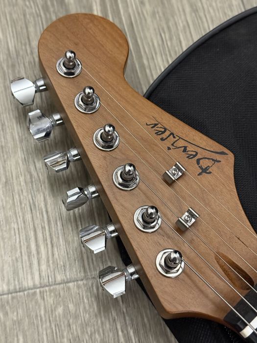 Електрогітара Deviser