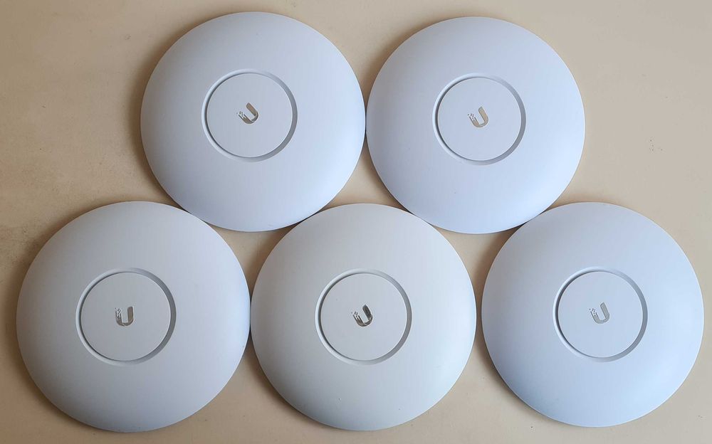 Ubiquiti UniFi UAP-AC-PRO WI-FI Точка доступа HotSpot AC до 1750Mbps