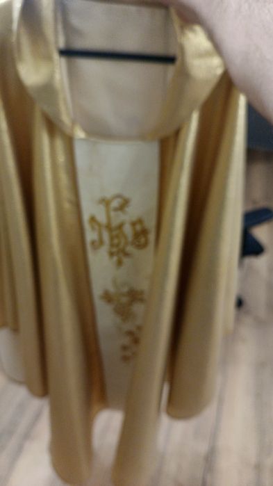 Zestaw mszał podstawka pod mszał lekcjonarz tą szósty ornat