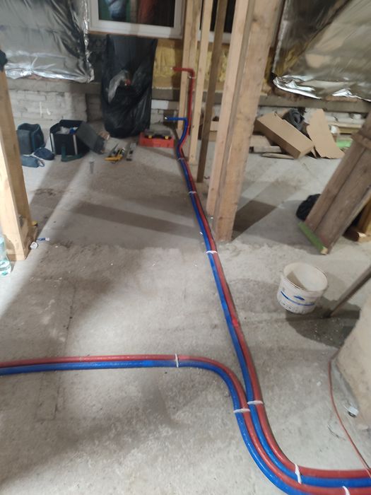 Hydraulik, usługi hydrauliczne