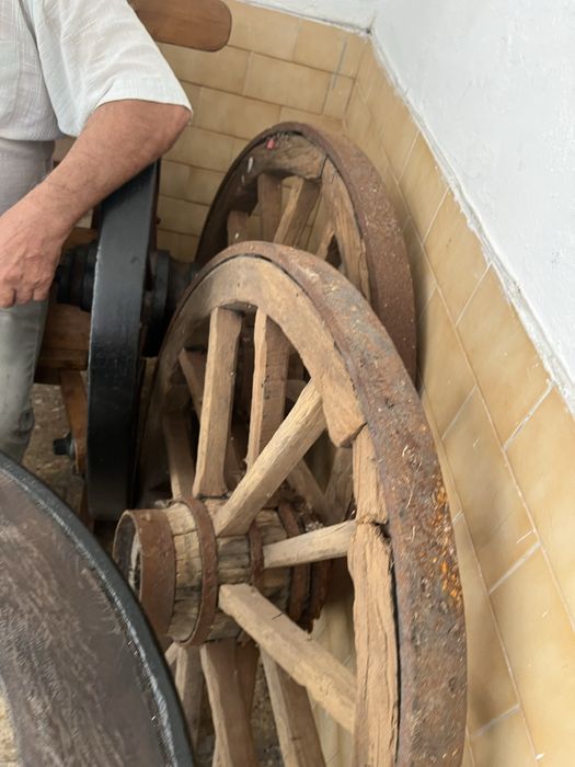 Vendo rodas de carroça