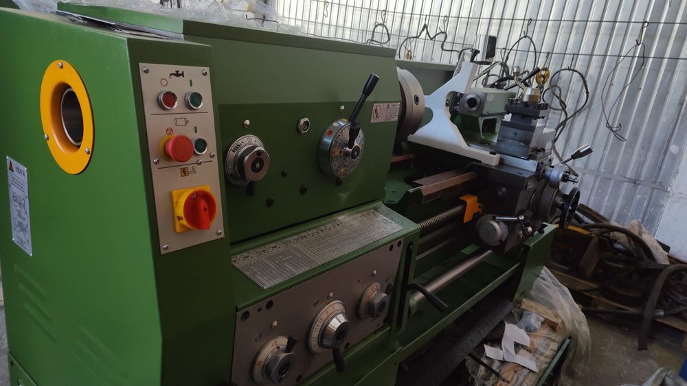 Токарні, фрезерні ,карусельні.