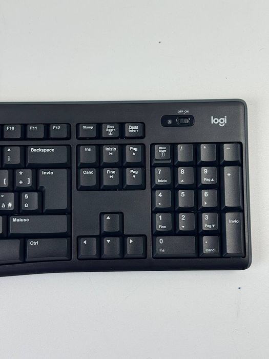 Комплект (клавіатура, миша) Logitech MK270 Wireless Combo Italian