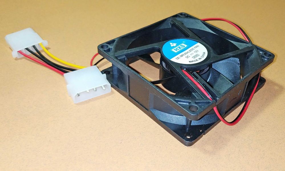 Кулер-вентилятор охлаждения 80х80х25 мм. 12 Вольт.