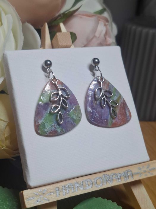 Niebanalne lekkie kolczyki