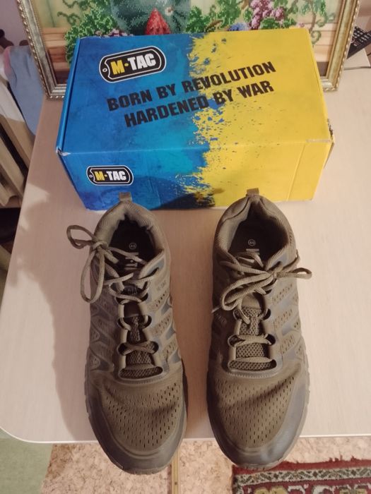 Продам чоловічі кросівки М ТАС!  В гарному стані! Не порвані ! Розмір