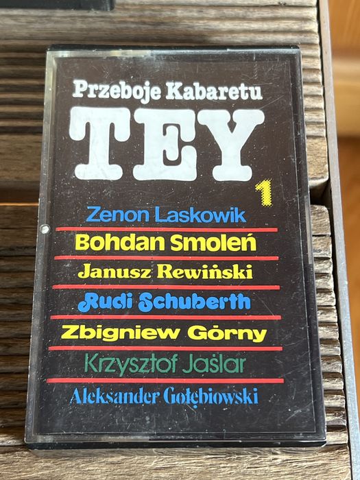 Sprzedam zestaw kaset magnetofonowych.