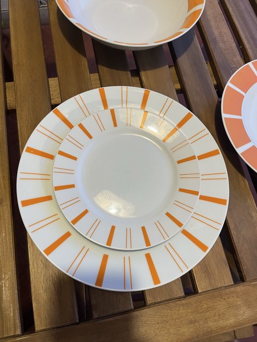 Orange Dinner Service64751289432067121
