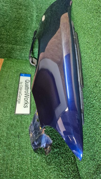 Guarda-lamas Audi A4 B5 8D facelift originais esquerdo e direito excelente estado