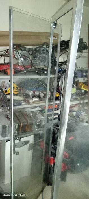 Resguardo de vidro as medidas 80x80x 190 de altura