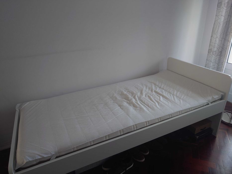 Cama Solteiro + colchão (90x200)