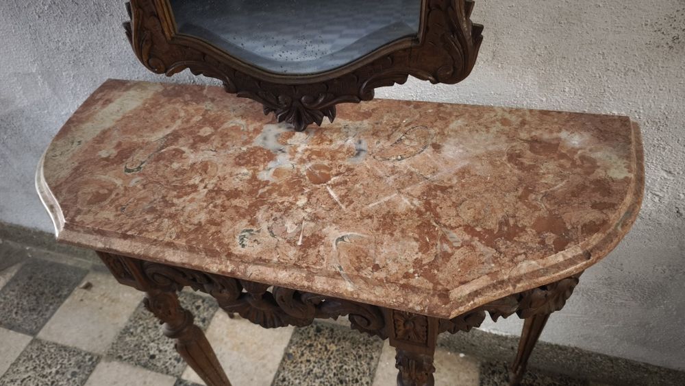 Cardencia antiga com espelho