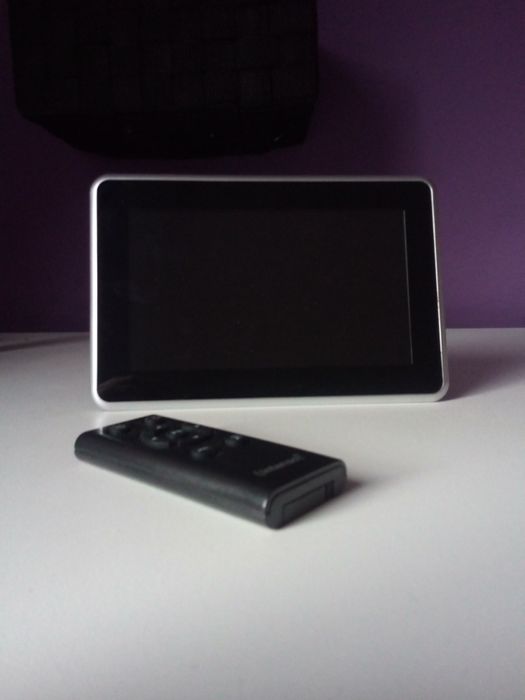 Sprzedam ramkę cyfrową Intenso 6!!!