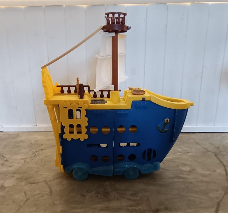 Vendo vários brinquedos