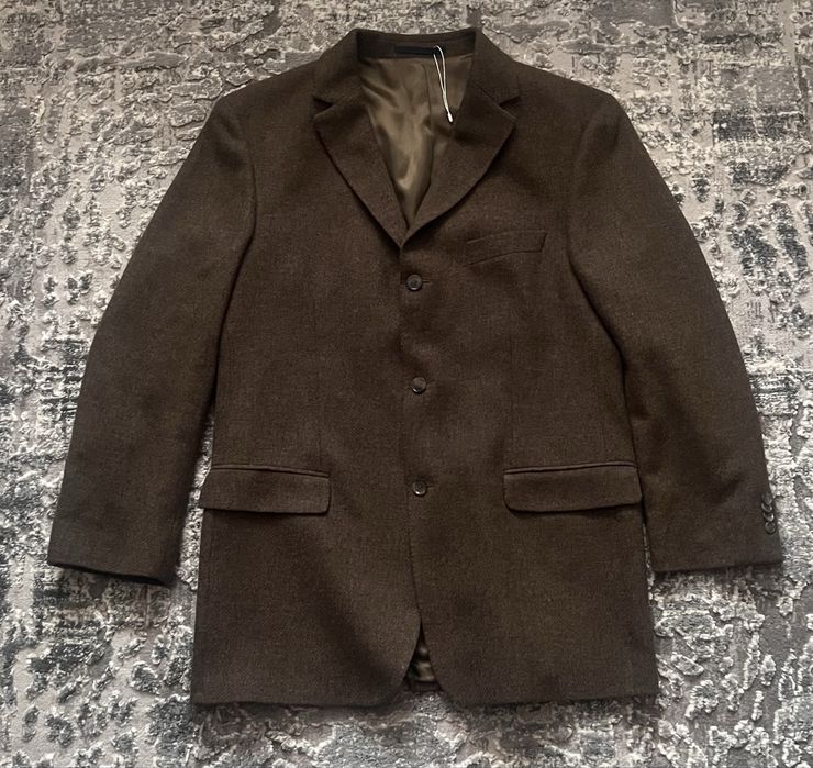 Преміальні піджаки Loro Piana та Burberry