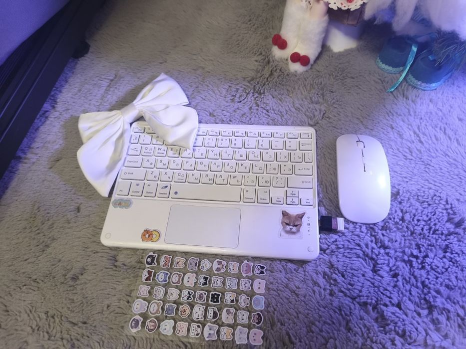 Клавіатура з мишкою до телефону або планшета