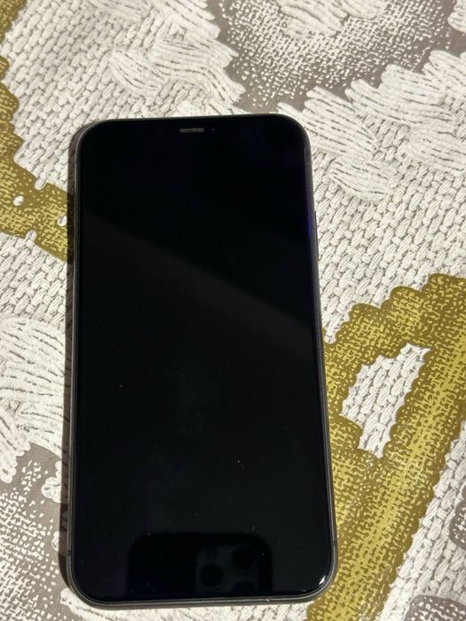 Продам айфон 11 в гарному стані