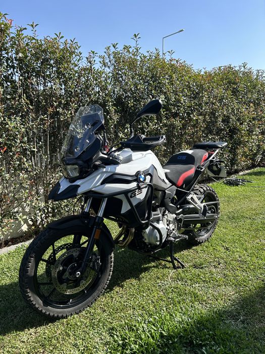 BMW F 750gs com extras