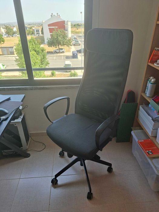 Cadeira escritório IKEA Markus, tamanho médio, em tecido