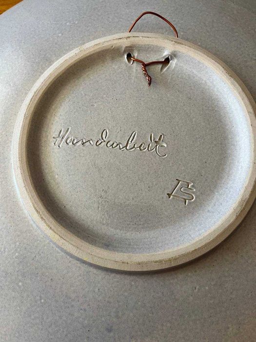 Большая  настенная  тарелка