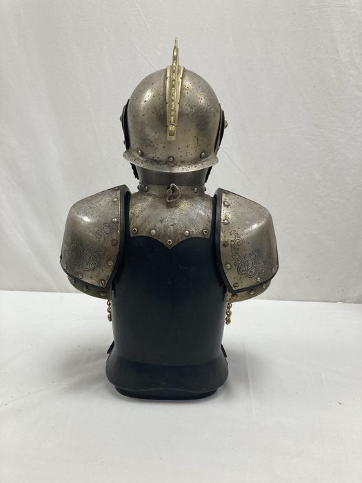 Mini Bar Armadura Vintage