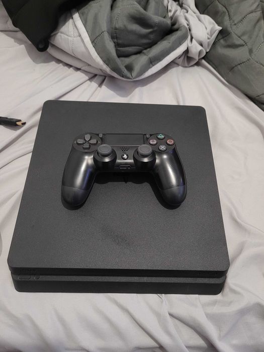 PLayStation 4 semi novo