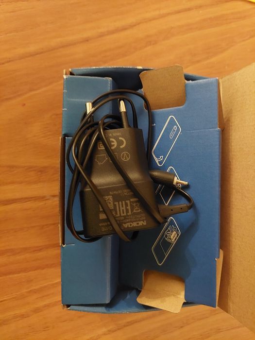 Carregador de telemóvel Nokia 206