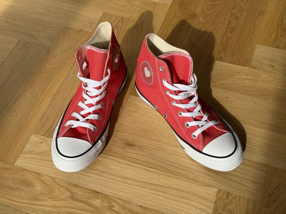 Czerwone Converse Chuck Taylor z sercem | nowe r. 38 | Idealne na sesję!