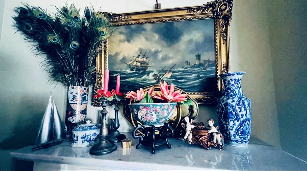 Quadro a óleo com moldura classica para sala