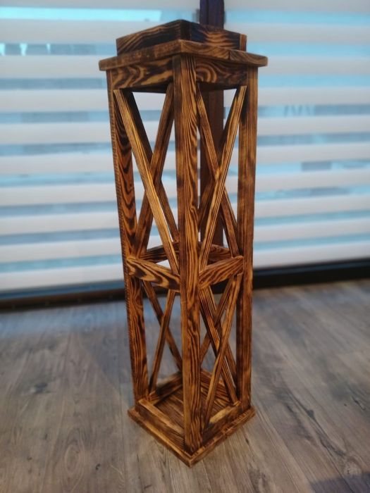 Ręcznie robiona latarenka z litego drewna sosnowego