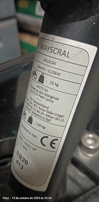 Bicicleta elétrica citadina.