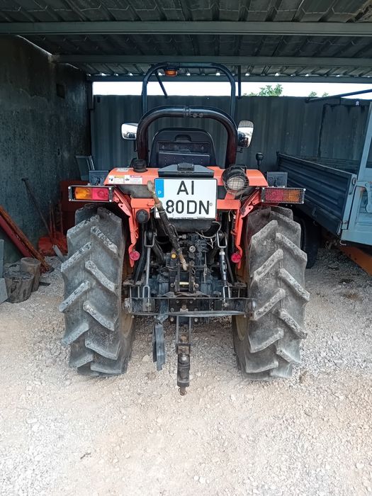 Vende-se trator - 18000 €