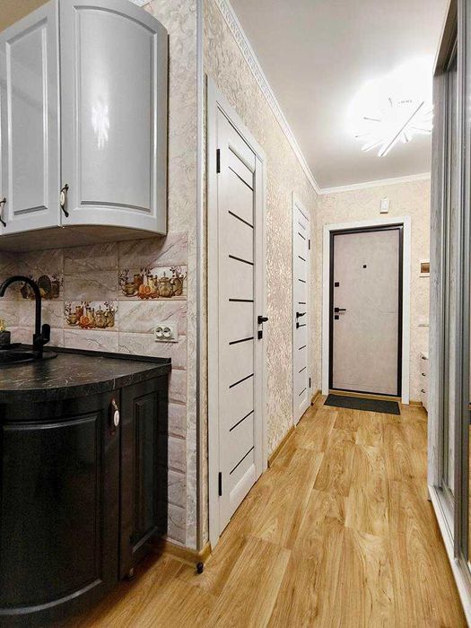 Оренда гарного 1-кімнатного житла поруч з ТРЦ ГОЛІВУД.