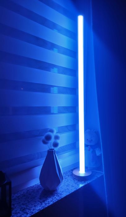 Lampa podłogowa LED RGB-WW Pillar 1000