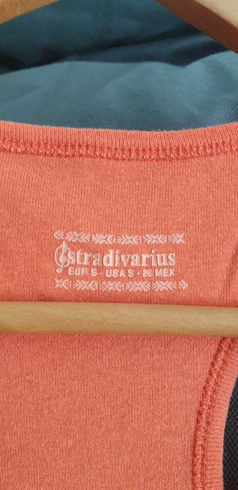 Top nadadora laranja