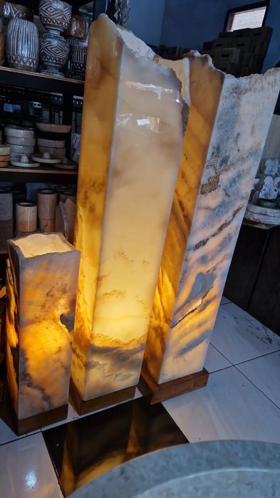 Lampa podłogowa / kamień naturalny/ onyks