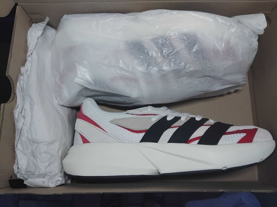 Buty  adidas Lightblaze