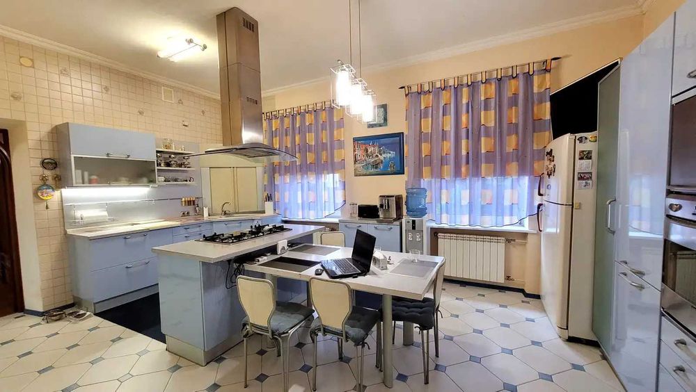 Продається будинок 397м2, 12сот. газ в с. Старі Петрівці, СТ "Дніпро"