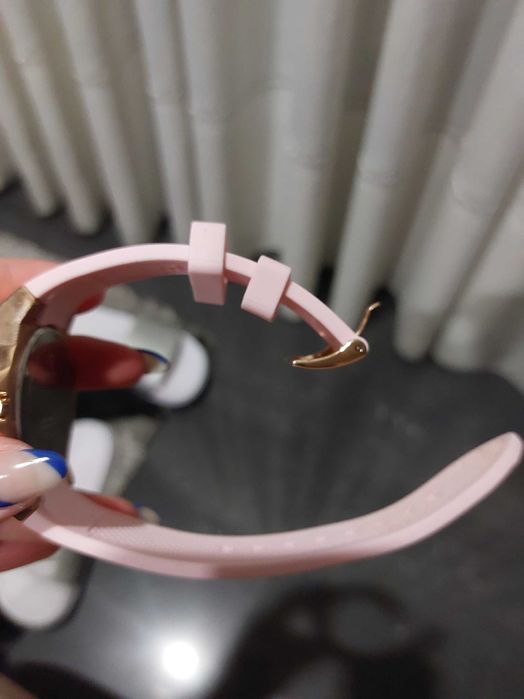 Relógio feminino GUESS nunca usado