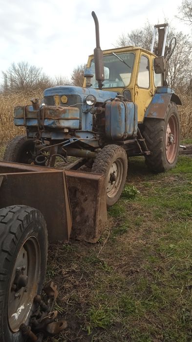 Продається екскаватор