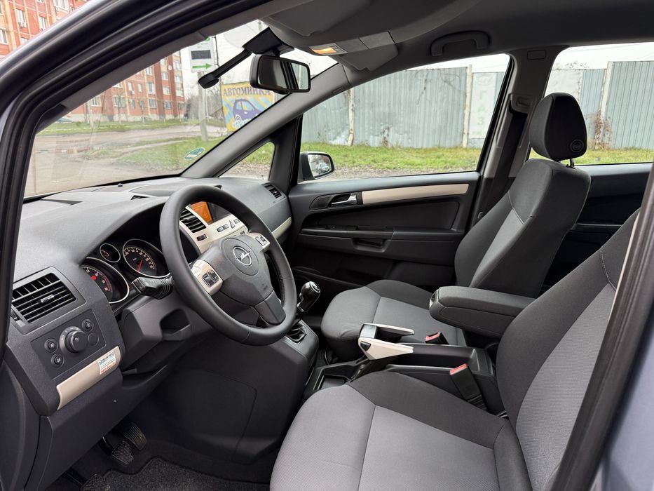 Opel Zafira з Німеччини 7 місць