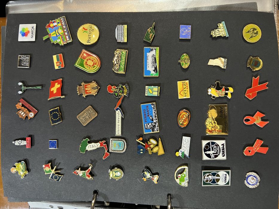 Coleção pins variados (aprox 500 unidades)