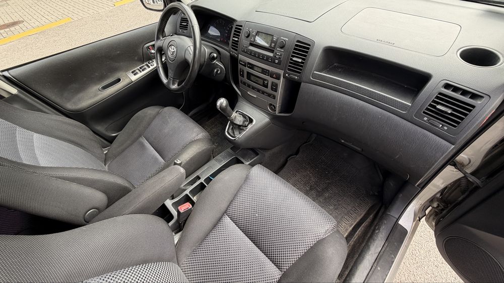 Toyota corolla verso 2.0D 90km klima doinwestowany