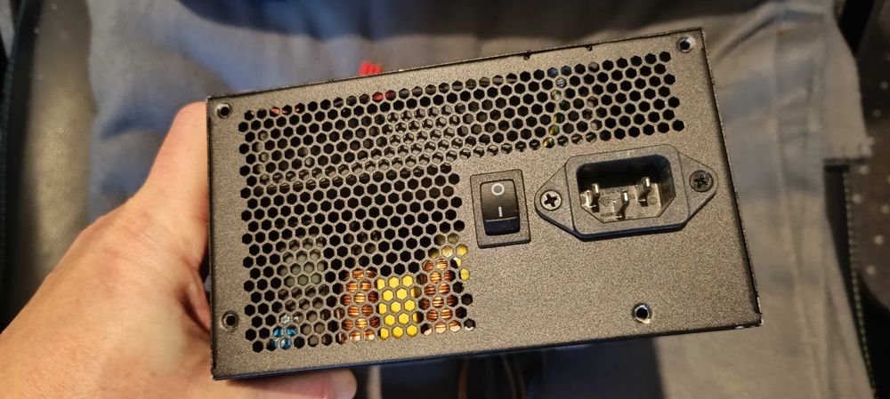 Enermax Triathlor 650w c сертификатом 80Plus Bronze