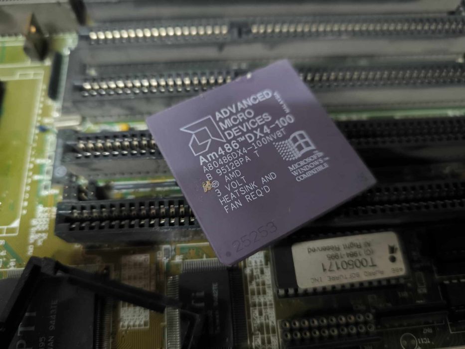 Kolekcjonerskie części do komputera, płyty, procesory